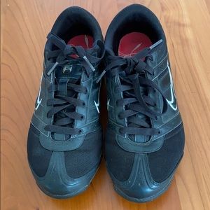 Black Nike women’s 7&1/2 sneakers